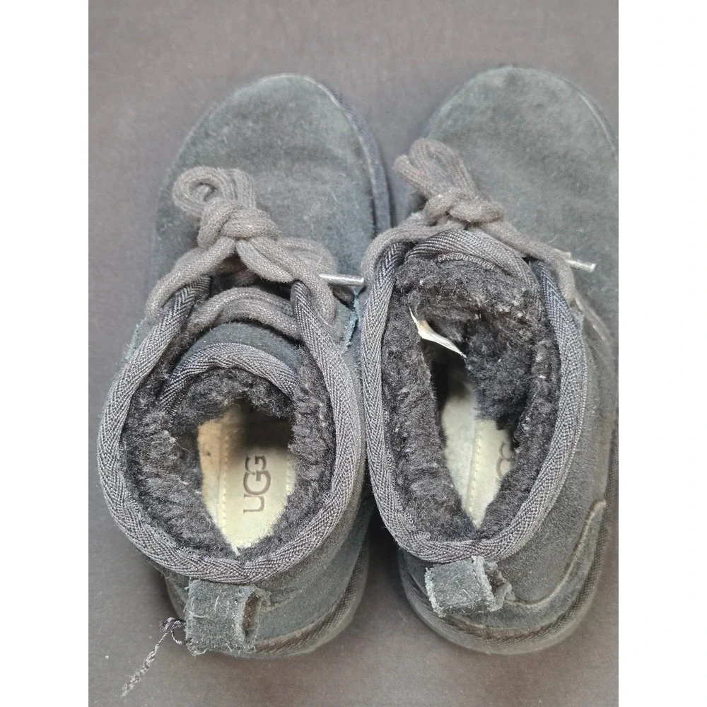 UGG Neumel Black Suede Sheepskin‎ Lined Chukka Boots Kids Size 13 1017320K
